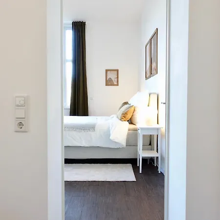Exklusives Wohnen Am Schloss Im Herzen Von Mit 1 Sz Fuer Bis Zu 4 Gaeste كوبلنس